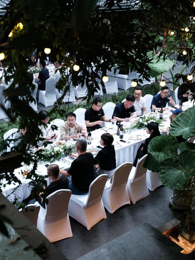 Wezo Hotel Kuanzhai Alley Chengdu-Breakfast Till 12Noon-Lv City Guide Recommended Hotel Екстериор снимка